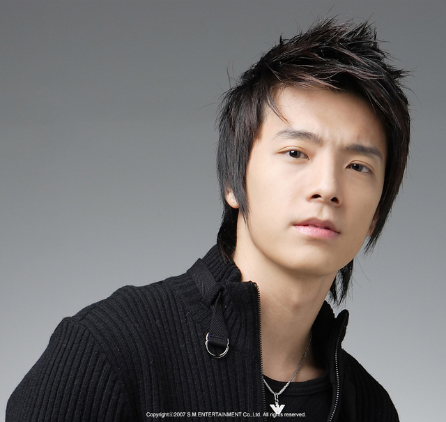 Super Junior’s Donghae Sends Fans Hearts with Park Geun Hyung