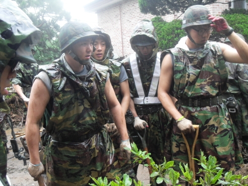 8 Idol Stars Currently Serving (or Finished) Their Military Duty