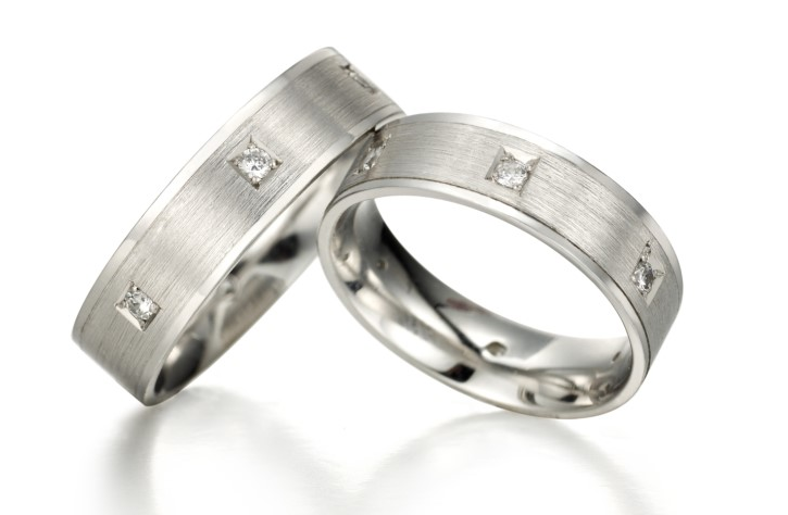 Celebrity Lovebirds Spotted Sporting Couple Rings: Who’s Your Favorite Couple?
