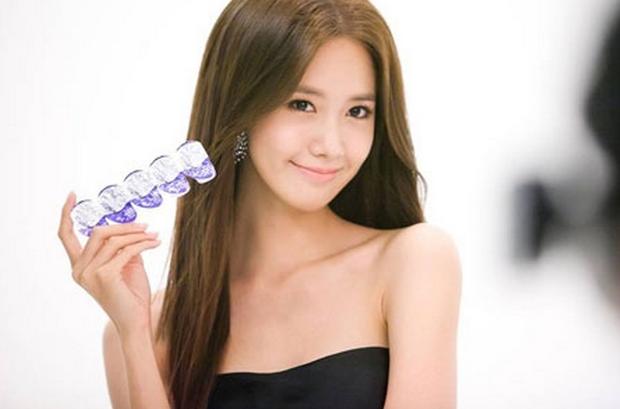 Girls’ Generation’s YoonA Looks Chic and Sexy in Black