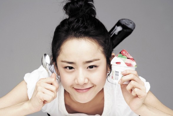 Film Stills of Moon Geun Young for “Cheongdamdong Alice”