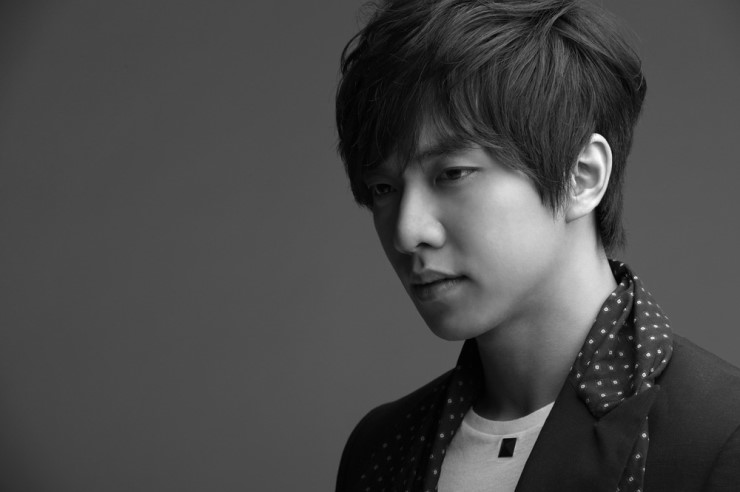 Lee Seung Gi to Release New Mini-Album Next Month