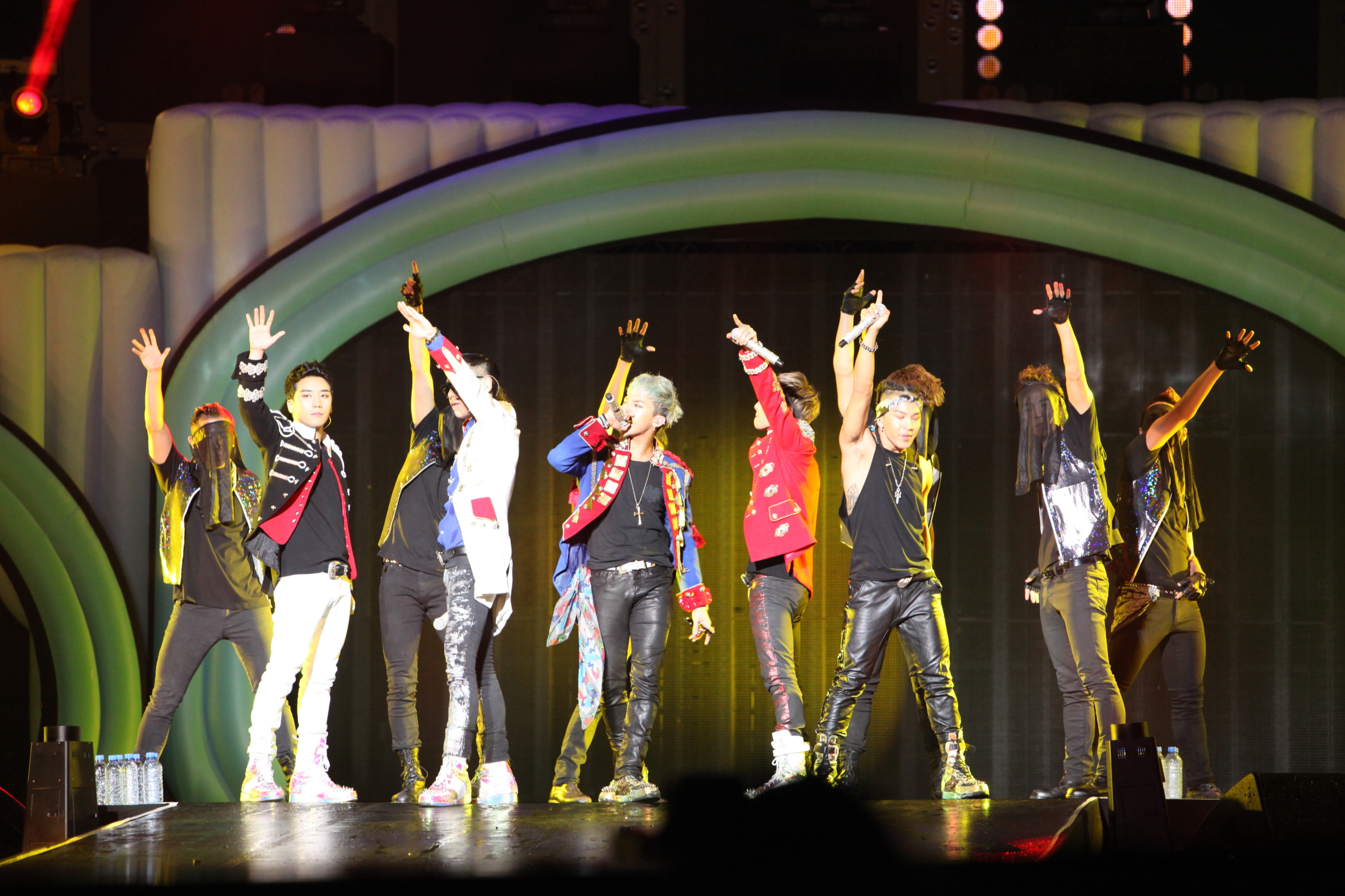 Concert Review Big Bang Alive Galaxy World Tour 12 In Malaysia Soompi Concert Review Big Bang Alive Galaxy World Tour 12 In Malaysia Soompi