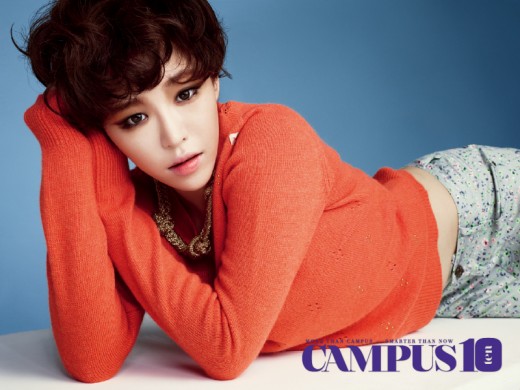 Ga In Poses with Parrots for CAMPUS 10