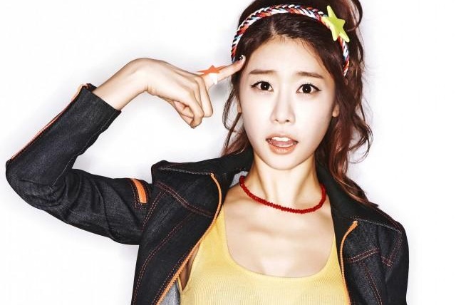 Girl’s Day’s Sojin Takes Selca in Bunny Ears