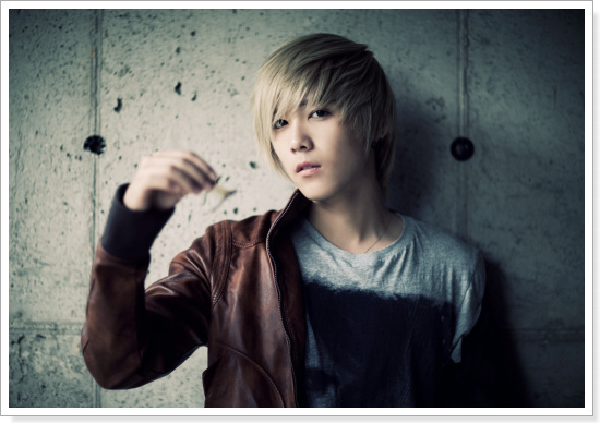 FT Island’s Lee Hong Ki Makes Fans Smile With Funny Selca