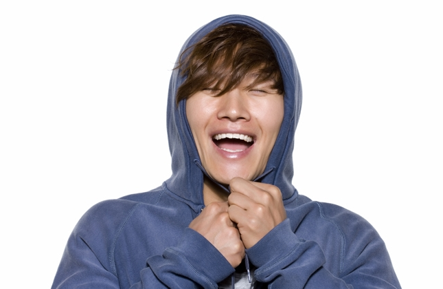 Kim Jong Kook Has Fun in the Arcade with His Mom