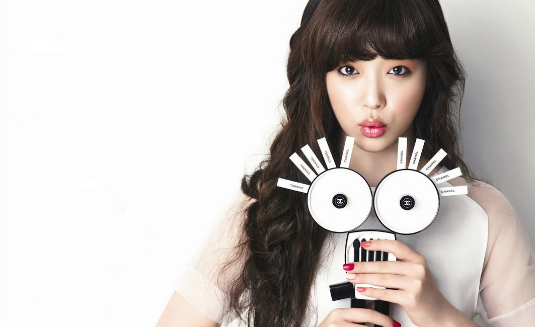 f(x)’s Sulli Shares a Secret with Her Fans!