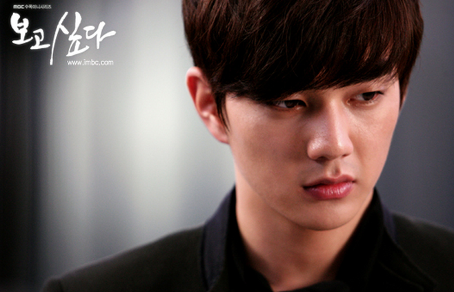 Yoo Seung Ho Looks All Grown Up in Graduation Photos