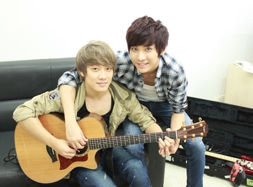 FT Island’s Choi Min Hwan and Song Seung Hyun are Busy Co-Writing Songs