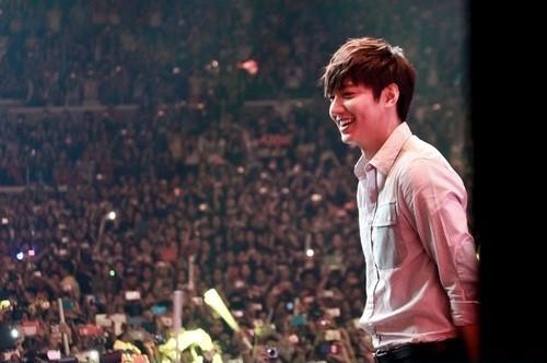 Lee Min Ho Shows Immense Popularity in the Philippines