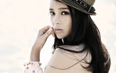 Embarrassing Photo of Park Shi Yeon from 12 Years Ago Released