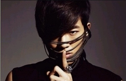 Se7en’s Sexy Selca?