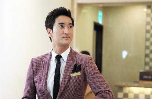 Shin Hyun Joon Reveals Childhood Photos