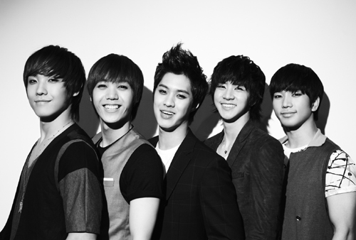 MBLAQ Decorates Front Page of Chilean Newspaper