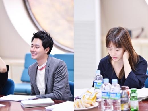 Jo In Sung & Song Hye Gyo Gather for First Script Reading of “Wind Blows in Winter”