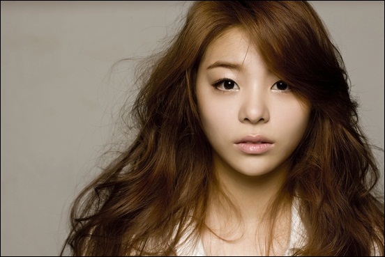 Ailee Releases Teaser for “My Grown Up Christmas List”