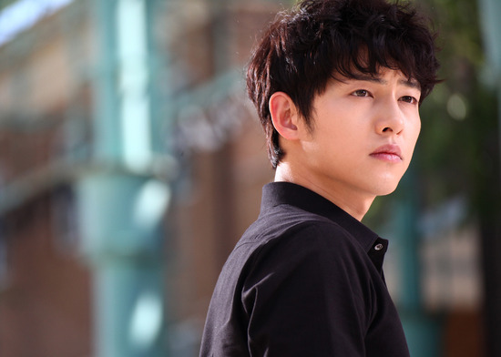 Song Joong Ki Spotted Giving a Presentation at School
