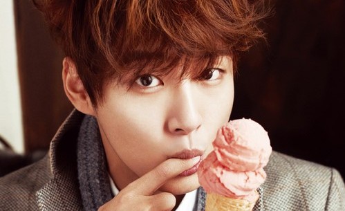 Yoon Shi Yoon Poses for “CeCi,” Talks About Why He Shut Down His Twitter Account