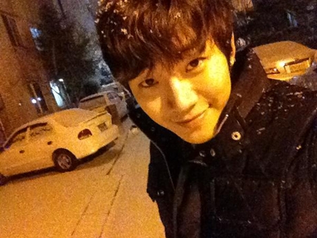 2PM Junho Shares a White Christmas Selca