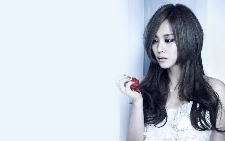 miss A’s Fei Shows Off Her Christmas Sweater