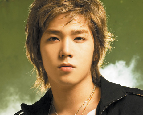Kang In’s New Look Makes Him Look like T.O.P