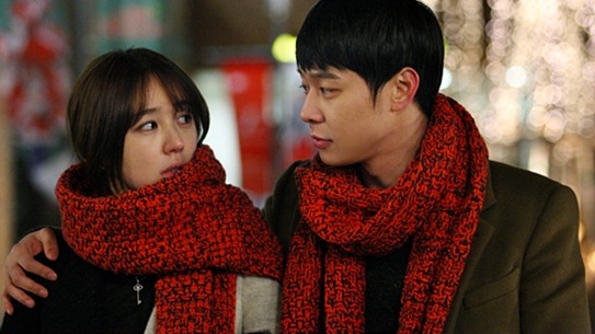 Park Yoo Chun and Yoon Eun Hye in Couple Scarfs!