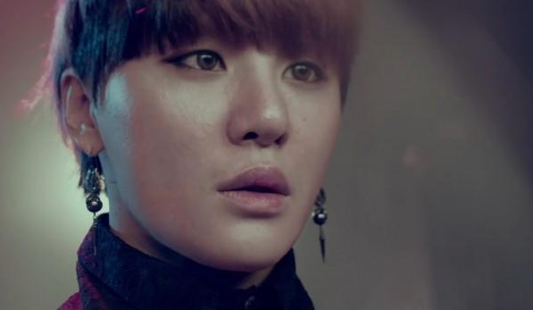 JYJ’s Junsu Updates Fans with a New Selca