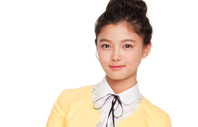 Kim Yoo Jung Chooses TOP over Kim Soo Hyun as Her Ideal Type