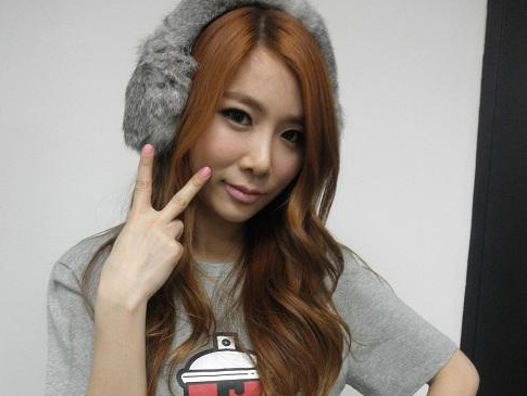 Brown Eyed Girls’ JeA Sends Fans A Sexy Scowl