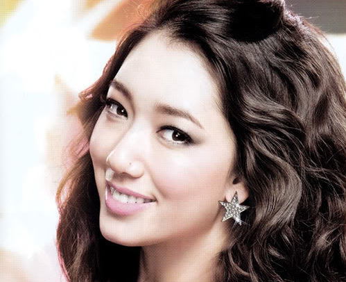 Park Shin Hye Denies Having Plastic Surgery