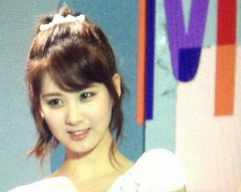 Girls’ Generation Seohyun Surprises Fans with Bangs!