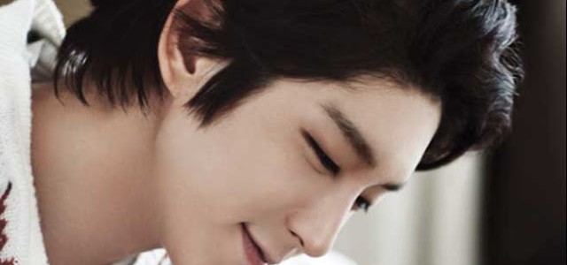 Lee Jun Ki Says He Gets Nervous Watching Song Joong Ki, Kim Soo Hyun, and Yoo Ah In