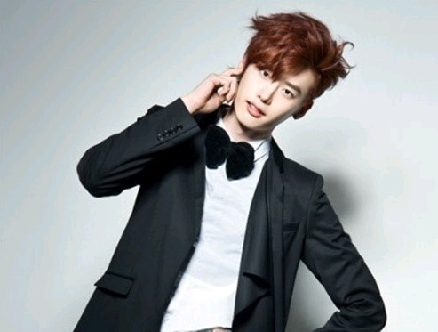 “School 2013’s” Lee Jong Suk to Host 2012 KBS Drama Awards