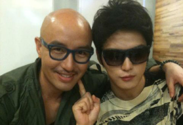 Hong Suk Chun Shares a Photo from JYJ Kim Jaejoong’s Birthday Party