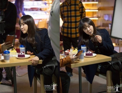 Moon Geun Young Shows Off Youthful Beauty on the “Alice In Cheongdamdong” Set