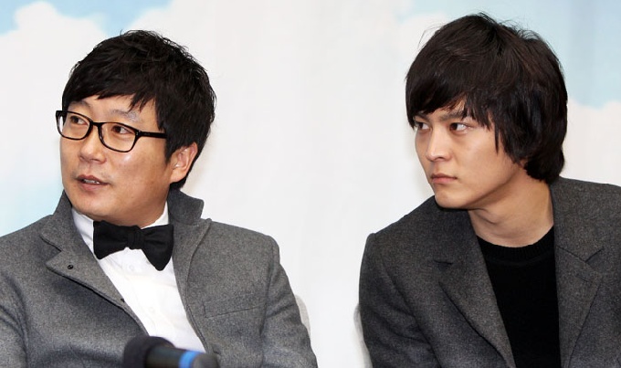 Joo Won Playfully Slaps Lee Soo Geun on “1 Night 2 Days”
