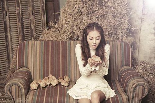 2Yoon’s Huh Ga Yoon Releases 2 Teasers for Upcoming Album