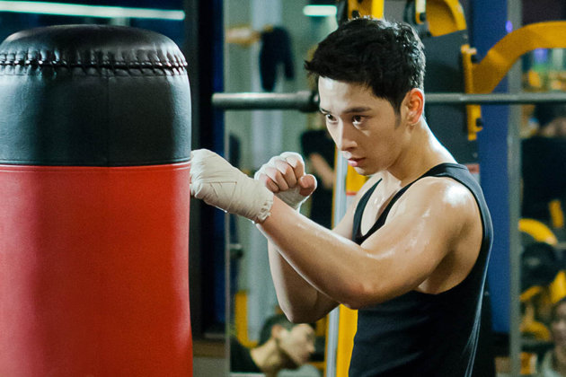 2PM’s Hwang Chan Sung Shows Off Charms with “7th Level Civil Servant” Co-Star Choi Kang Hee