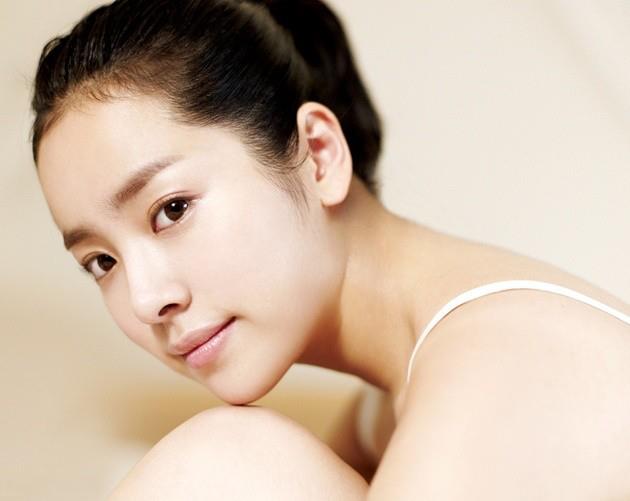 Han Ji Min Reveals When She Looks Prettiest