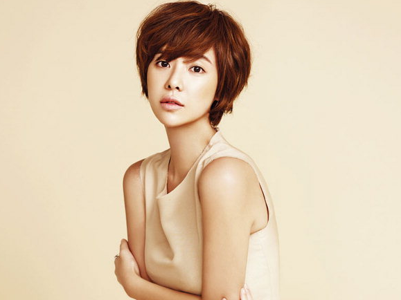 Hwang Jung Eum Transforms Into a Fat Lady for Drama Special