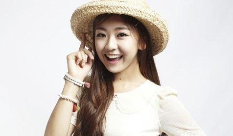 Kwon Ri Sae Leaves Key East Entertainment and Joins Another Agency