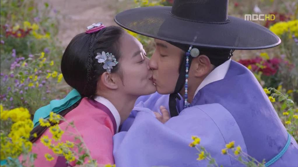 Lee Jun Ki Reveals: “I Want to Know Shin Min Ah’s Number”
