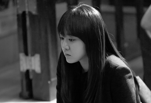 New Still of Moon Geun Young from “Alice in Cheongdamdong” Revealed