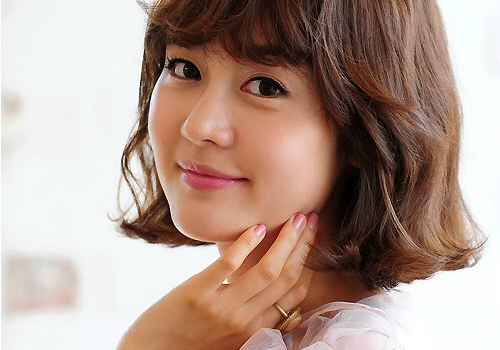 Sung Yuri Takes Place of Han Hye Jin as New “Healing Camp” MC