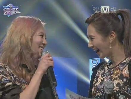 Girls’ Generation’s Yuri Bursts Out Laughing While Emceeing