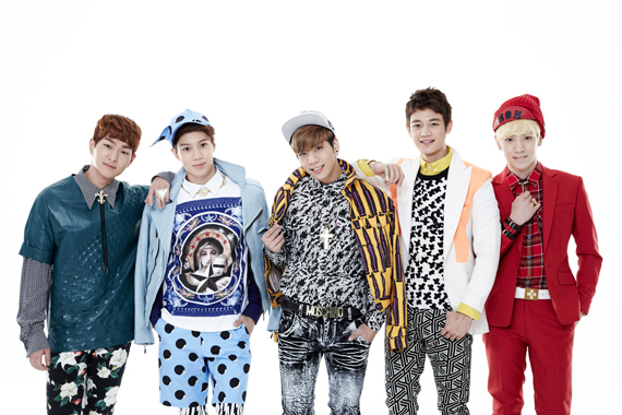 SHINee Is Chosen to Represent Skechers!