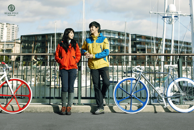 Suzy Moves in on Kim Soo Hyun in Latest Bean Pole Campaign