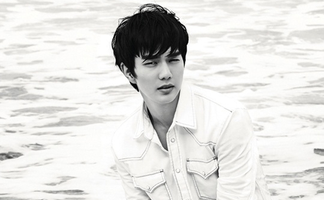 Yoo Seung Ho’s Last Pictorial Before Enlistment Unveiled!