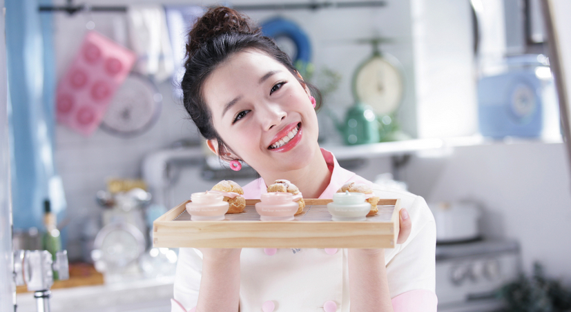 f(x)’s Sulli Flaunts Her Flawless Bare Face and Shares Makeup Tips!